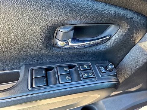 Used 2021 Nissan Titan PRO-4X w/ Pro-4x Convenience Package image 15