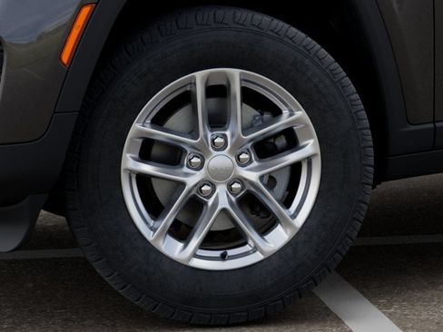 New 2026 Jeep Grand Cherokee Laredo RWD image 8