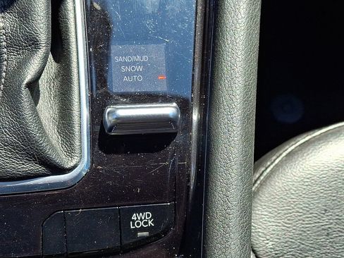 Used 2025 Jeep Compass Latitude AWD/4WD image 27
