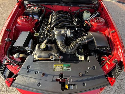 Used 2005 Ford Mustang GT Premium RWD image 26