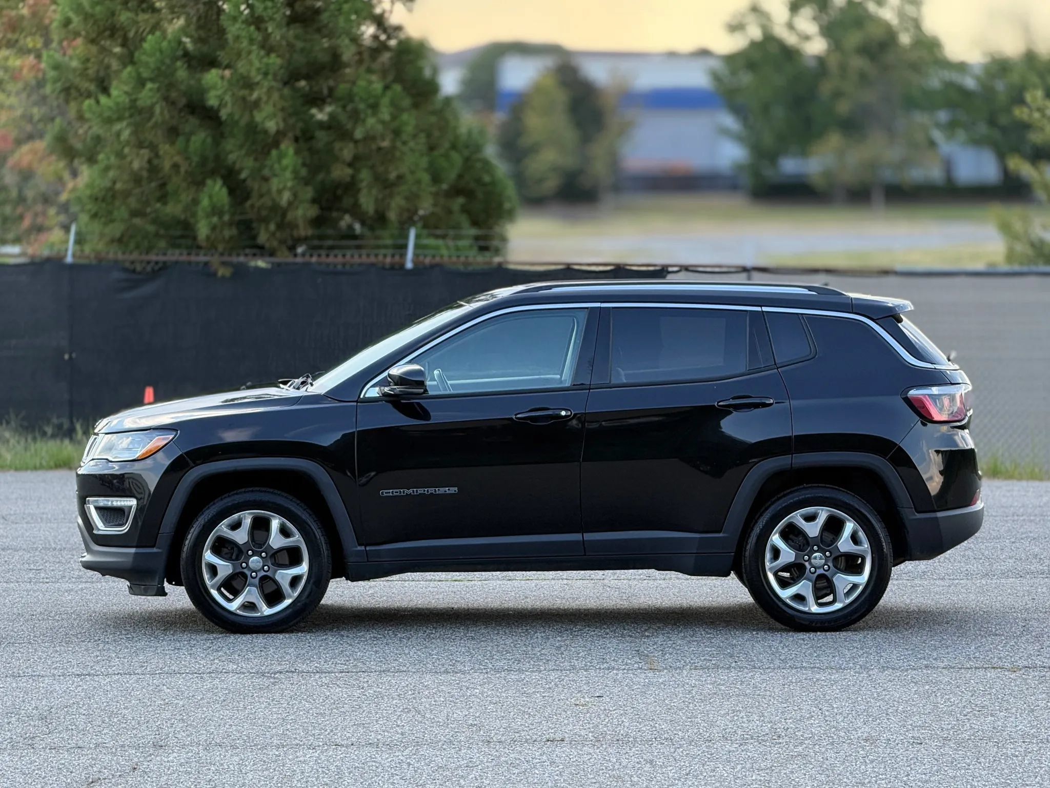 Used 2018 Jeep Compass Limited AWD/4WD image 8