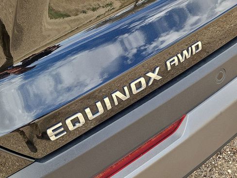Used 2025 Chevrolet Equinox LT AWD/4WD image 11