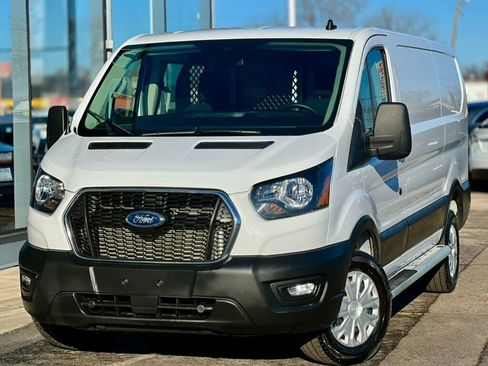 Used 2024 Ford Transit 250 Low Roof w/ Exterior Upgrade Package image 29