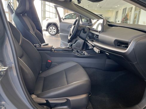 Certified 2025 Toyota Prius XLE image 19