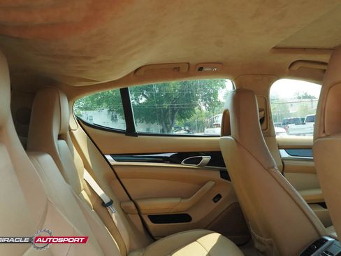 Used 2013 Porsche Panamera GTS AWD/4WD image 40