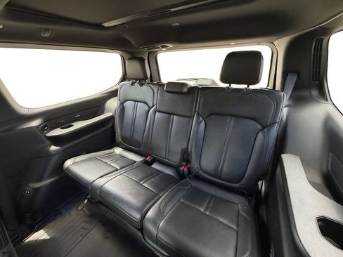 Used 2024 Jeep Wagoneer Series II AWD/4WD image 11