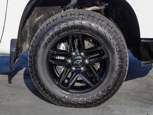 Used 2023 Chevrolet Silverado 1500 Custom Trail Boss AWD/4WD image 11