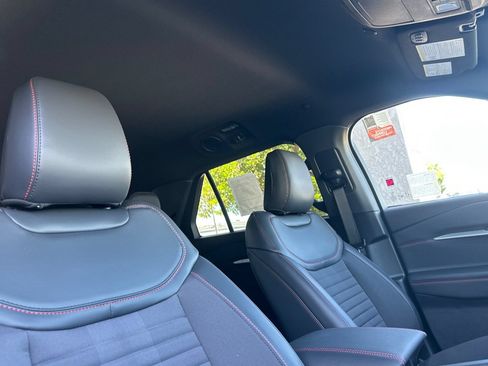New 2026 Ford Explorer ST-Line w/ ST-Line Street Pack RWD image 18
