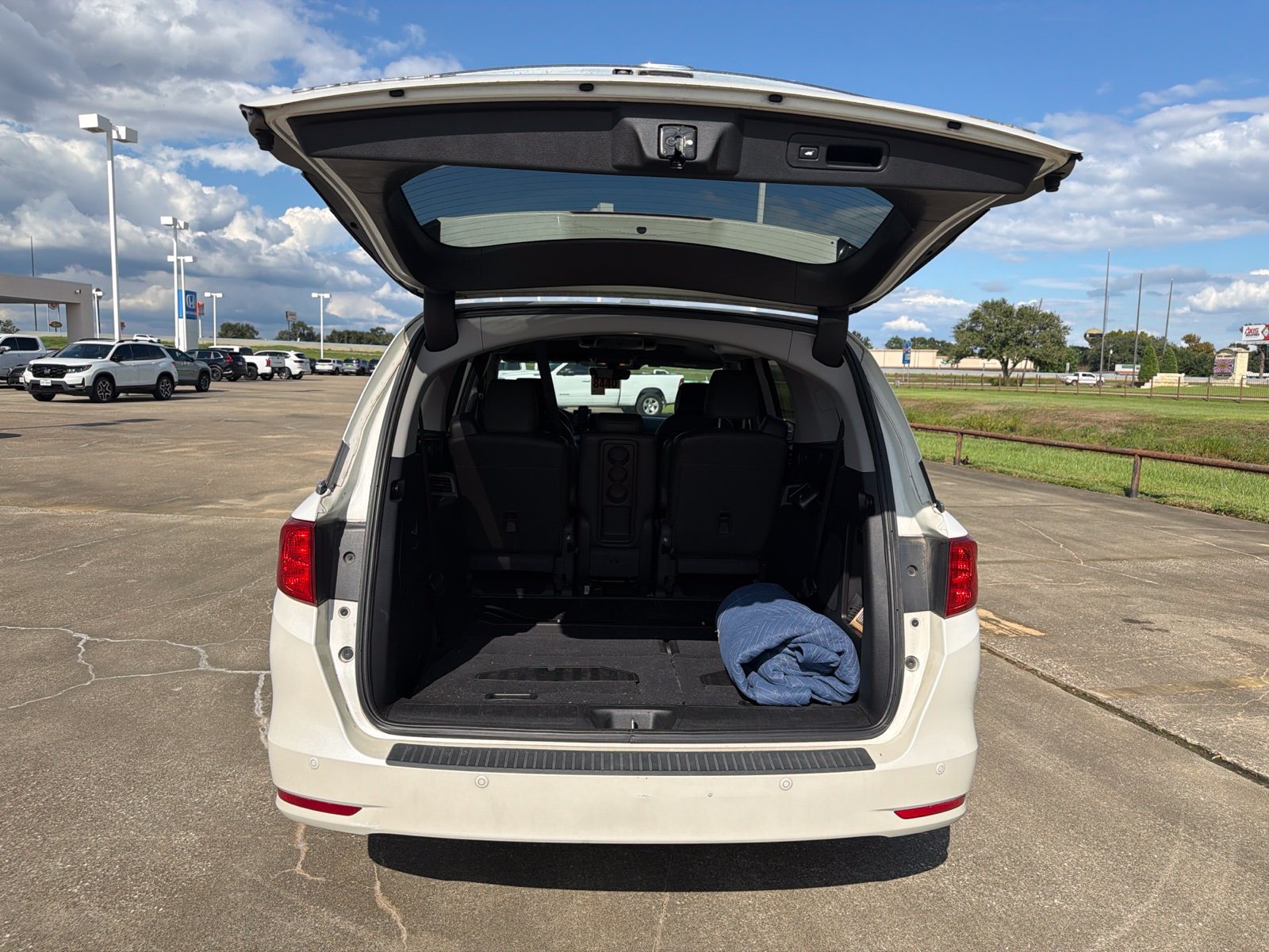 Used 2018 Honda Odyssey Elite image 13