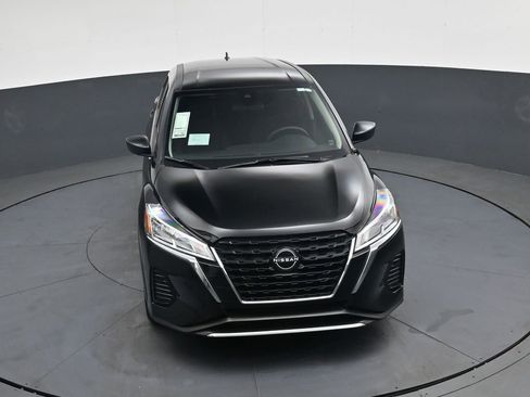 Certified 2025 Nissan Kicks Play S FWD image 33