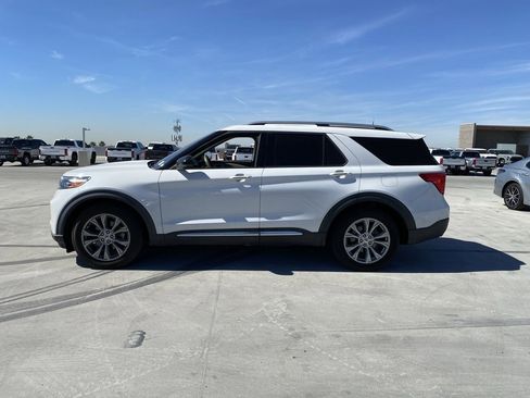 Used 2021 Ford Explorer Limited w/ Equipment Group 301A image 7