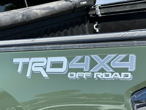 Used 2021 Toyota Tacoma TRD Off-Road w/ Technology Package AWD/4WD image 34