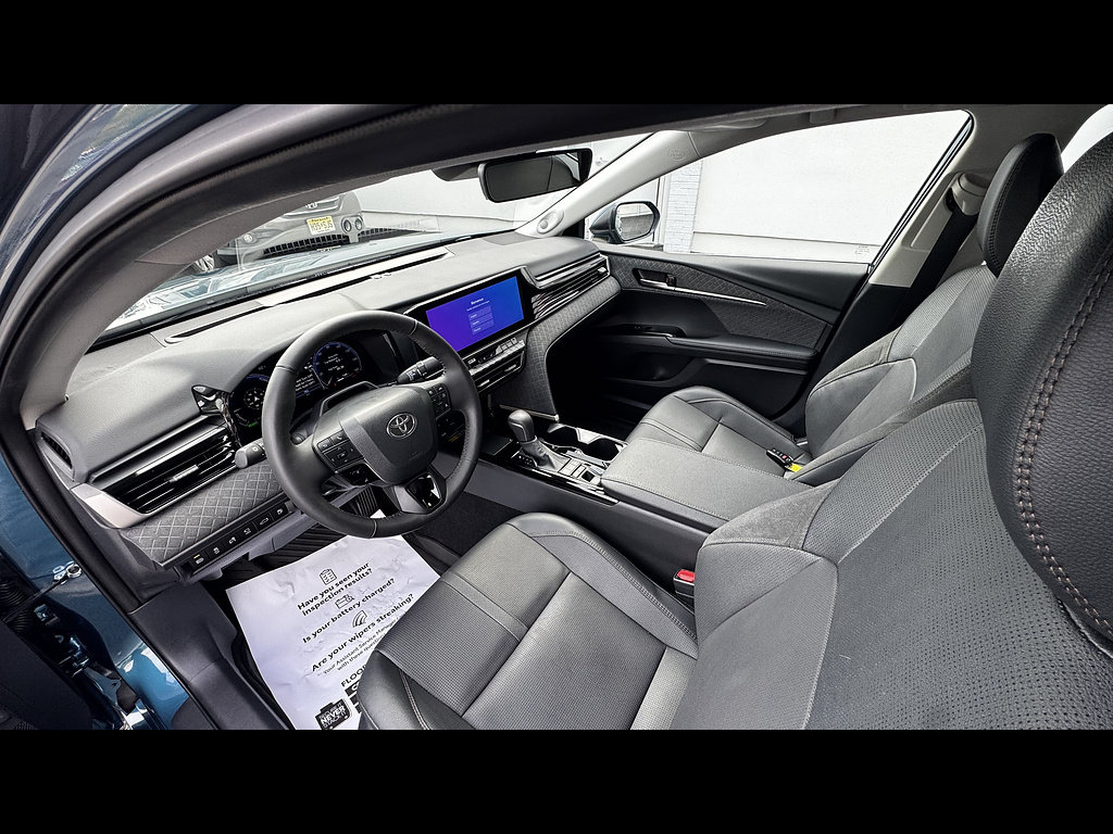 Used 2026 Toyota Camry XLE w/ Premium Plus Package AWD/4WD image 21