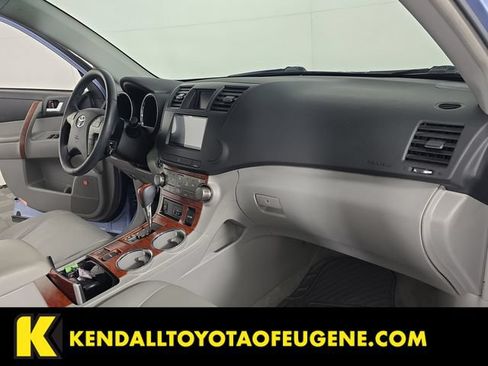 Used 2010 Toyota Highlander Limited AWD/4WD image 28