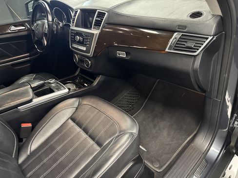 Used 2014 Mercedes-Benz GL 450 4MATIC image 15