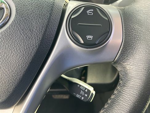 Used 2012 Toyota Camry SE image 16