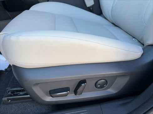 New 2026 Nissan Rogue SV image 10