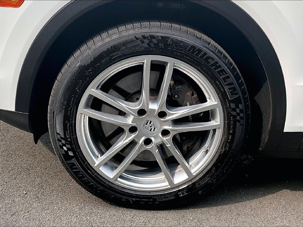 Certified 2023 Porsche Cayenne AWD/4WD image 14