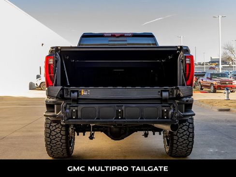 Used 2024 GMC Sierra 2500 Denali w/ Denali Reserve Package image 9