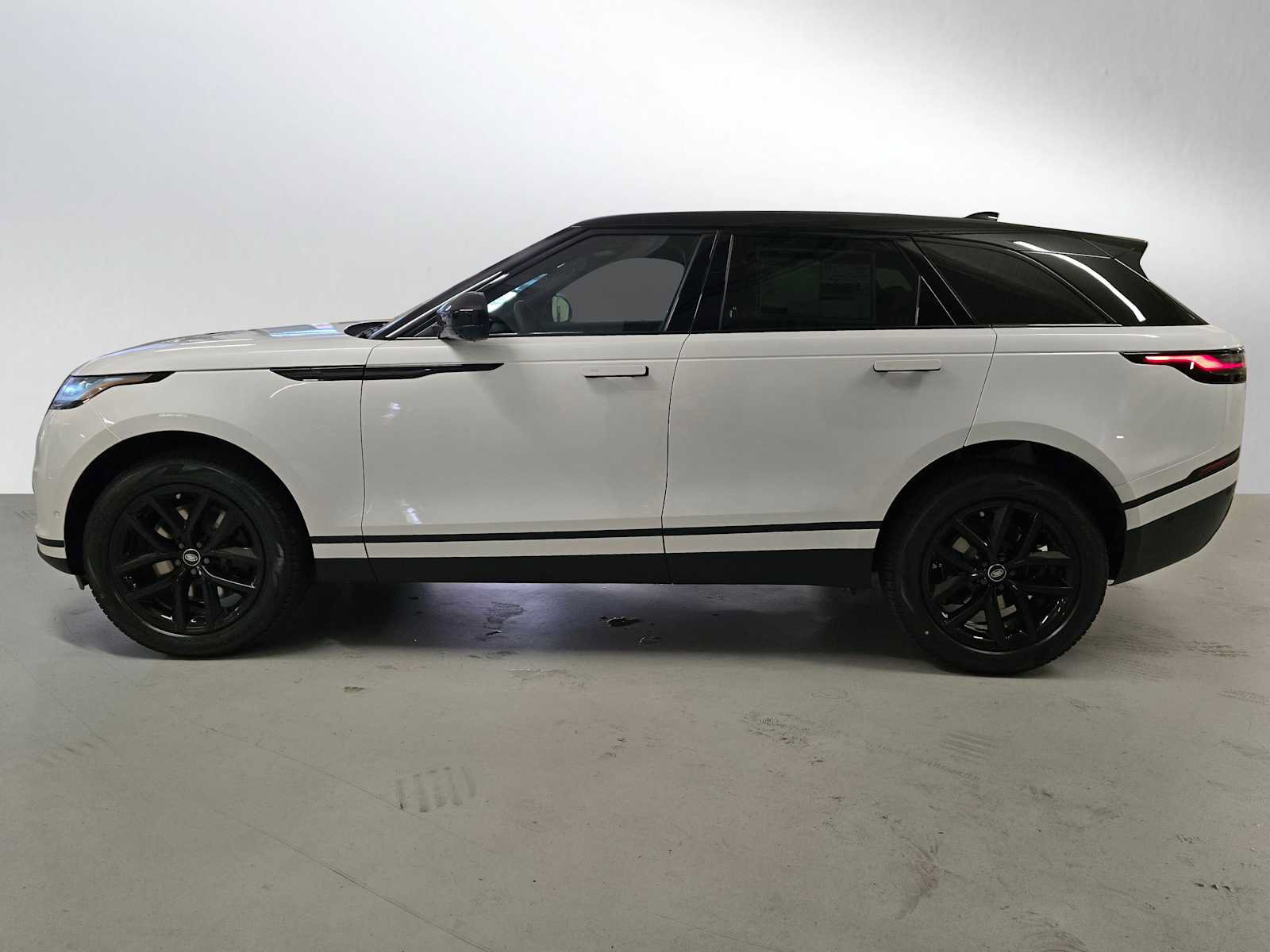 New 2026 Land Rover Range Rover Velar S AWD/4WD image 2