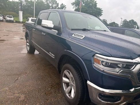 Used 2022 RAM 1500 Limited AWD/4WD image 2