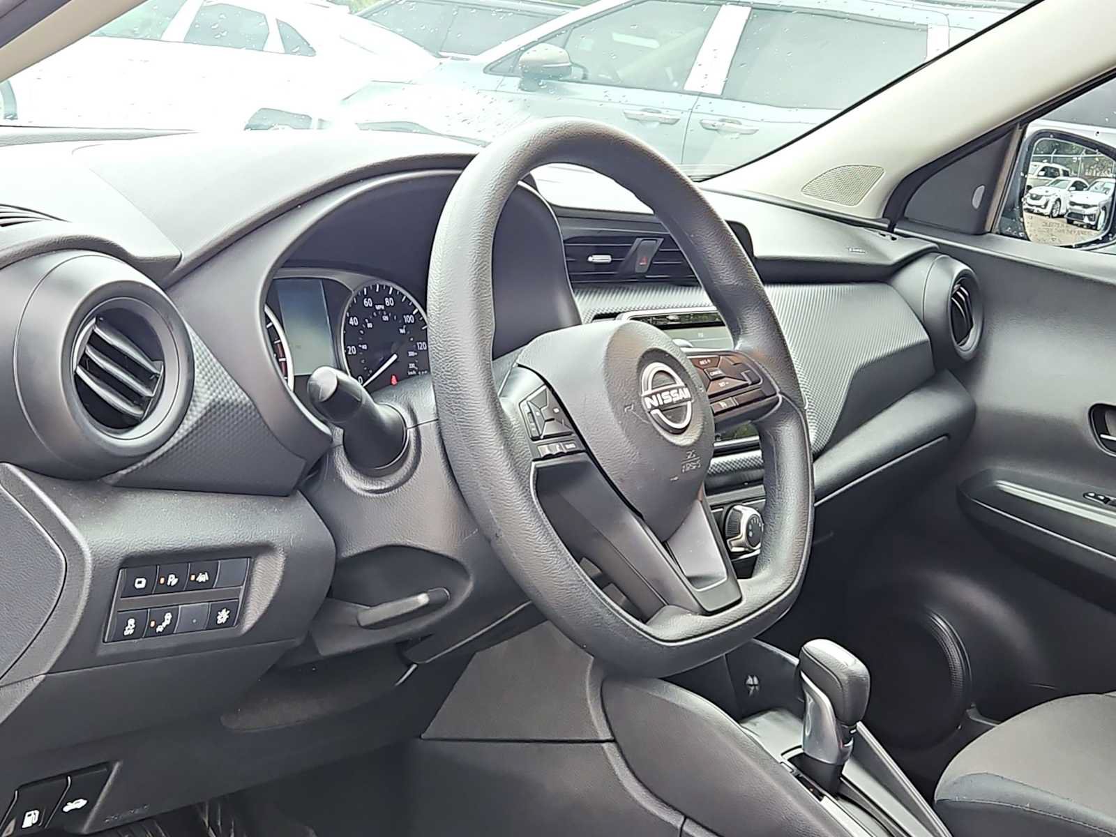 Used 2025 Nissan Kicks Play S FWD image 2