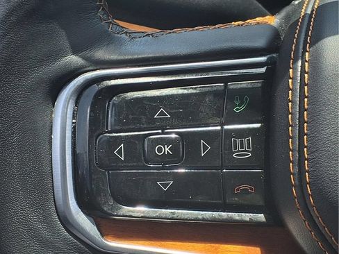 Used 2023 Jeep Grand Wagoneer Series III AWD/4WD image 17