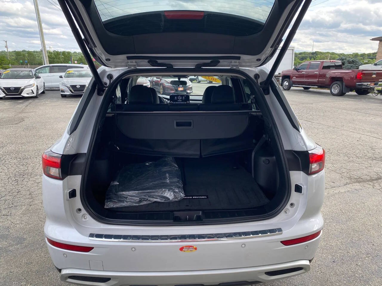 Used 2022 Mitsubishi Outlander SE AWD/4WD image 25