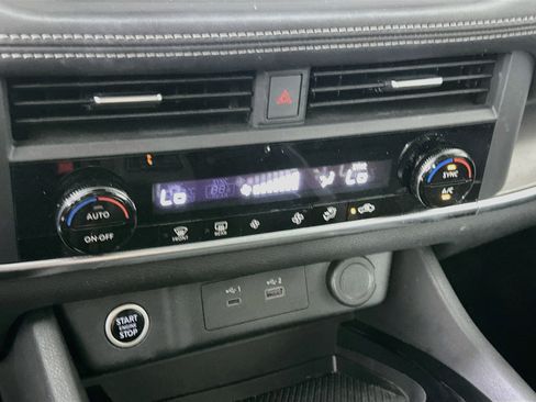 Used 2023 Nissan Rogue SV FWD image 23