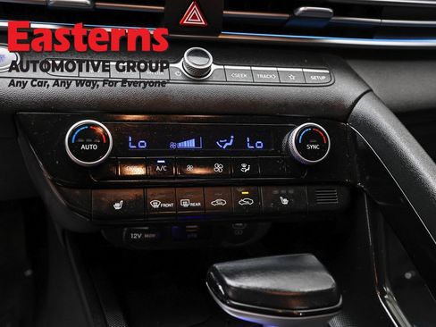 Used 2024 Hyundai Elantra Limited FWD image 19