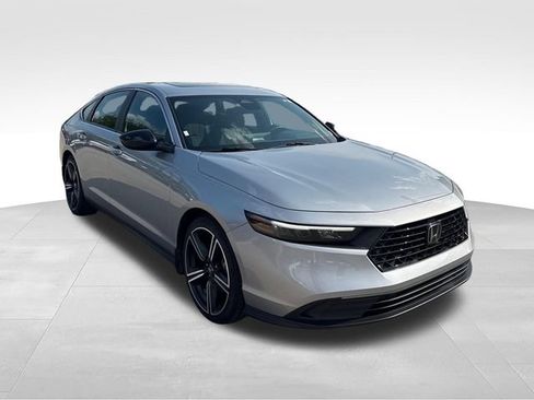 Used 2024 Honda Accord Sport image 7