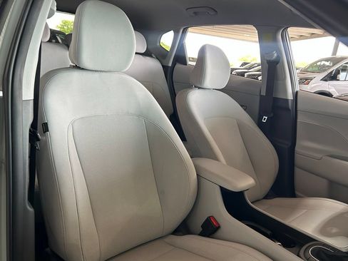 Used 2024 Hyundai Kona SEL FWD image 41