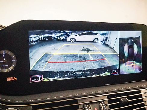 Used 2022 Lexus LS 500 image 24