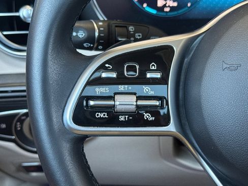 Used 2021 Mercedes-Benz GLC 300 4MATIC image 38