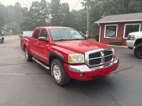 Used 2005 Dodge Dakota Laramie AWD/4WD image 2
