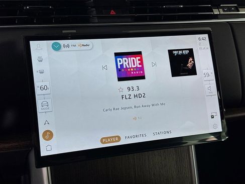 New 2026 Land Rover Range Rover SE image 15