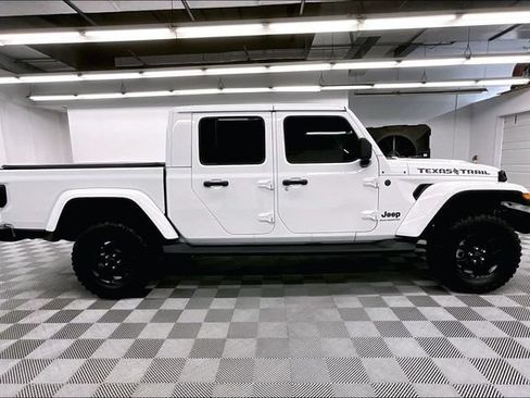 Used 2025 Jeep Gladiator Sport AWD/4WD image 15