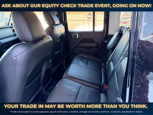Used 2023 Jeep Wrangler Unlimited Sahara AWD/4WD image 9
