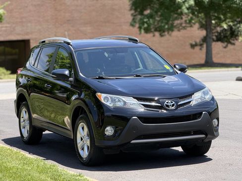 Used 2013 Toyota RAV4 XLE FWD image 3