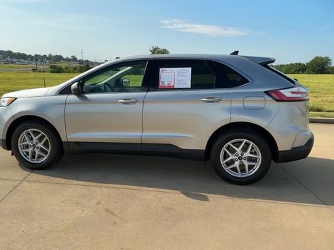 Used 2024 Ford Edge SEL image 5