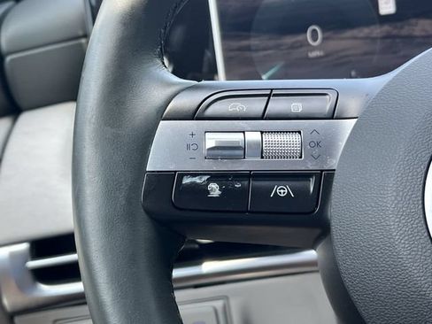 Used 2025 Hyundai Tucson Limited AWD/4WD image 30