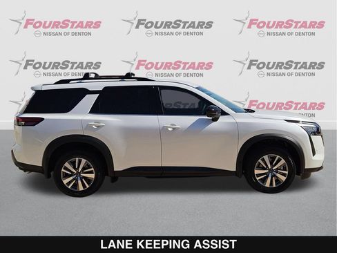 New 2026 Nissan Pathfinder SL FWD image 3