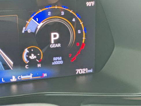 Used 2024 Chevrolet Colorado Z71 w/ Z71 Convenience Package 2 image 15