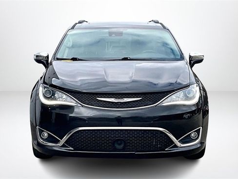 Used 2019 Chrysler Pacifica Limited w/ Tire & Wheel Group image 2