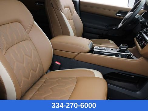 New 2026 Nissan Pathfinder Platinum image 24