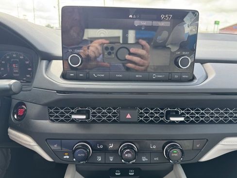 Used 2024 Honda Accord EX image 8