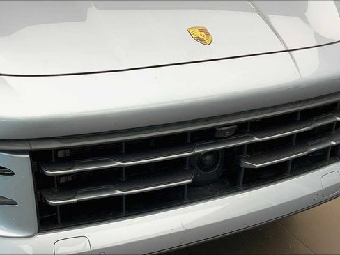 Used 2024 Porsche Cayenne image 53