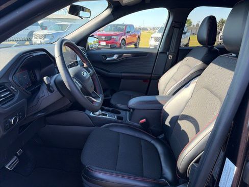 Used 2024 Ford Escape ST-Line w/ Tech Pack #1 AWD/4WD image 9