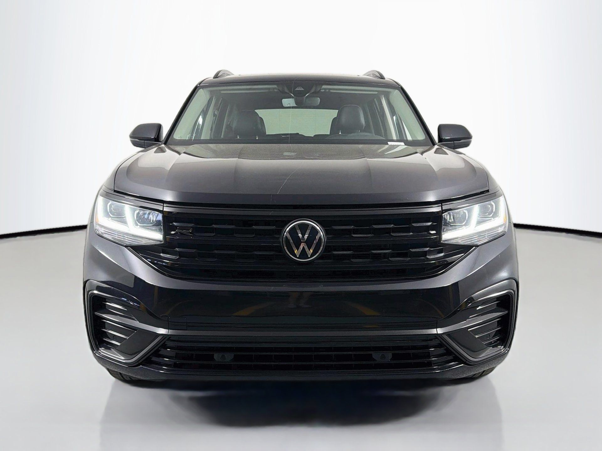 Used 2023 Volkswagen Atlas SEL R-Line AWD/4WD image 2