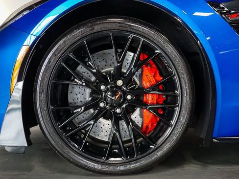 Used 2015 Chevrolet Corvette Z06 w/ Z07 Performance Package RWD image 64